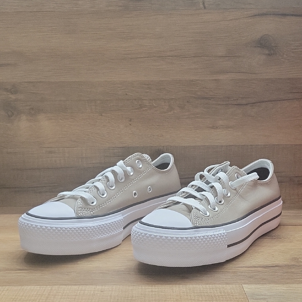 Converse Cream Platform Sneakers Classic Canvas Brand new in the box no lid auth